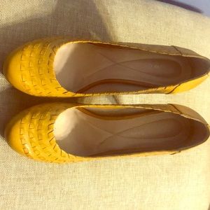 Vintage Yellowish gold  Plum Shoes